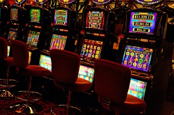 qqrr multi-leg betting builder showing Over Under selections